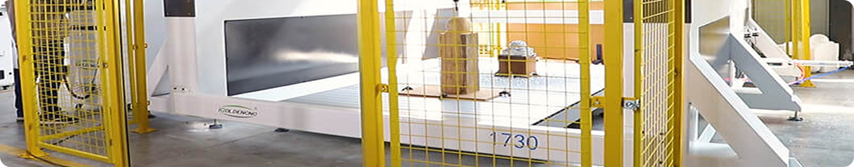 A modern GMM Italian CNC machine with five axes, capable of executing 3D shapes and engraving on marble.